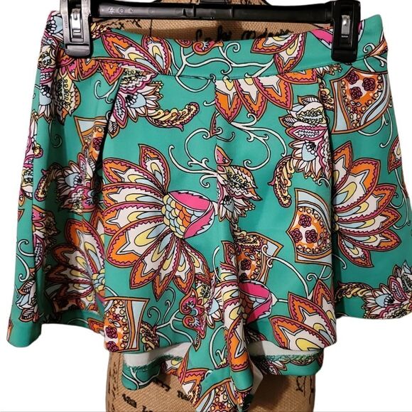 GB Bright Floral Shorts Size S - Picture 1 of 5